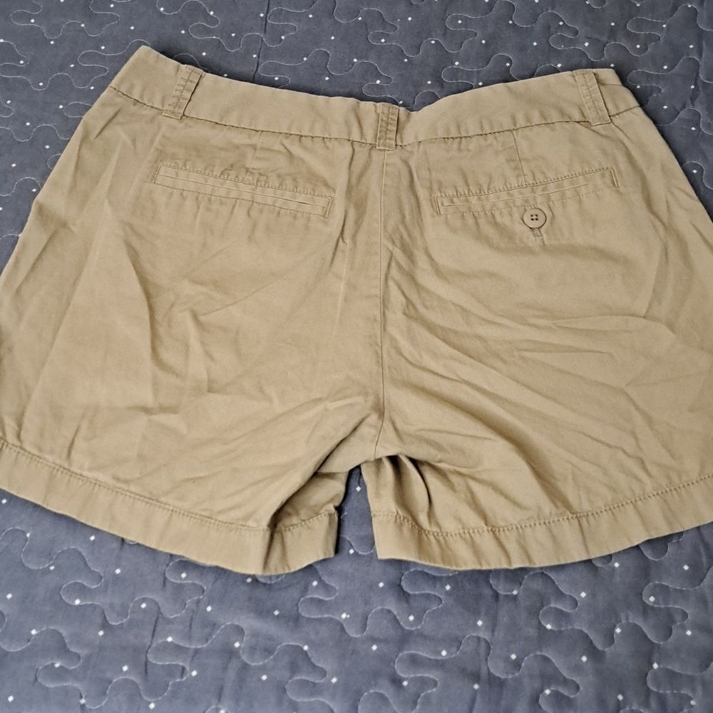 J. Crew tan broken in shorts size 4 - Picture 3 of 3